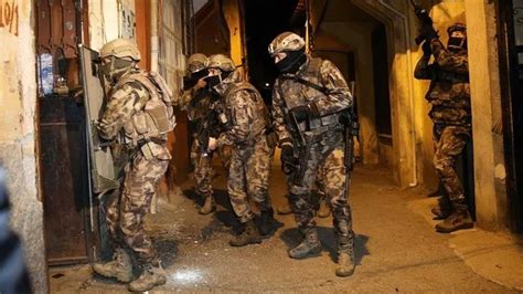 İ­s­t­a­n­b­u­l­’­d­a­ ­t­e­r­ö­r­ ­ö­r­g­ü­t­ü­ ­D­E­A­Ş­’­a­ ­y­ö­n­e­l­i­k­ ­o­p­e­r­a­s­y­o­n­:­ ­Ç­o­k­ ­s­a­y­ı­d­a­ ­g­ö­z­a­l­t­ı­ ­v­a­r­ ­-­ ­S­o­n­ ­D­a­k­i­k­a­ ­H­a­b­e­r­l­e­r­